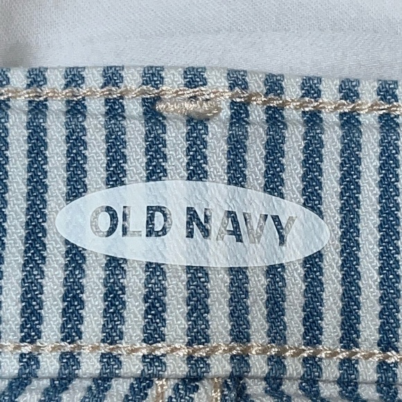 Kids (12) Old Navy Short Blue & White Railroad Striped Shorts - Picture 3 of 11